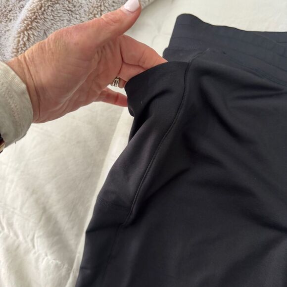 Fabletics on the go cold weather joggers in black. Size small- NWOT - Picture 6 of 10